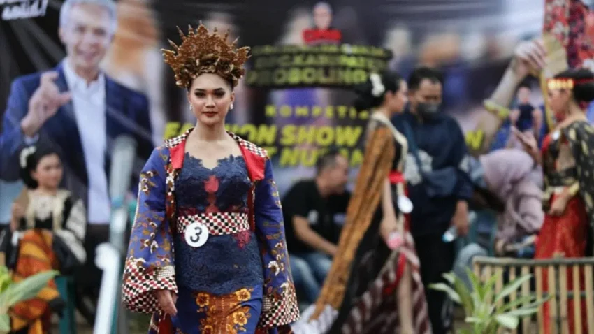 Pemkab Bekasi Memukau dengan Fashion Show Pakaian Tradisional dalam Peringatan Ulang Tahun ke-74