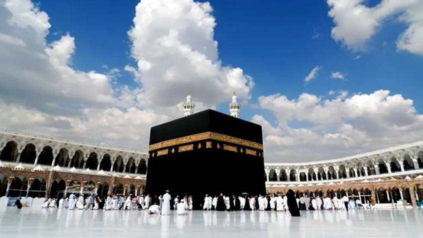 Alasan Pesawat Tidak Boleh Terbang di Atas Kabah Mekkah